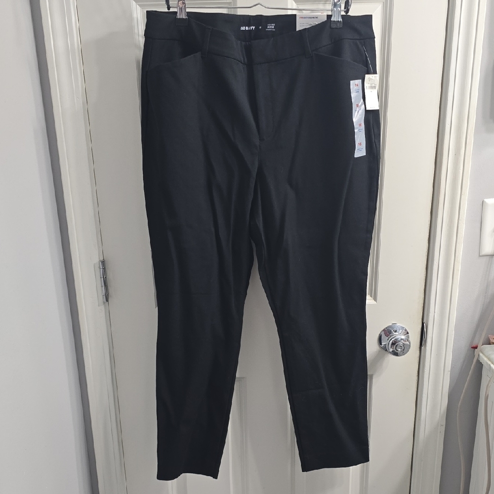 Old Navy Black High Rise Pixie Pant